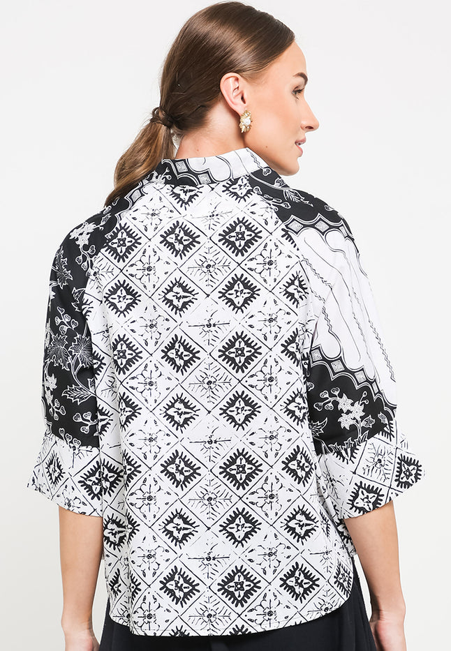 Blouse Charming TieButton