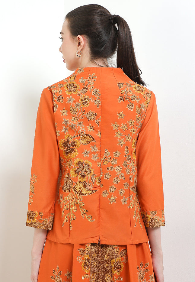 B.Swan-necked 7/8-Length Slv+Lining