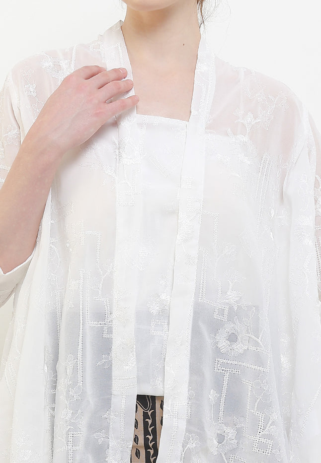 Kebaya Embroidered Weny-Kutu 7/8-length Sleeves