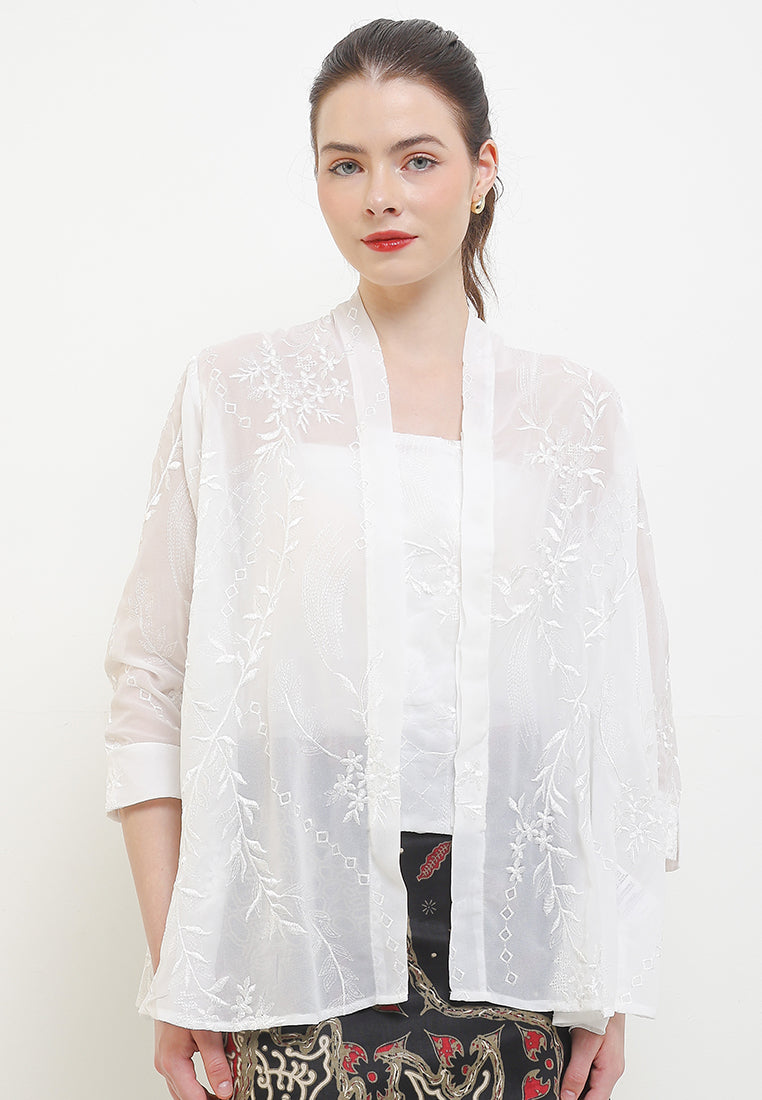 Kebaya Embroidered Weny-Kutu 7/8-length Sleeves