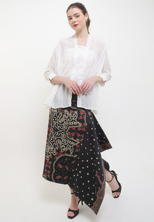 Kebaya Embroidered Weny-Kutu 7/8-length Sleeves