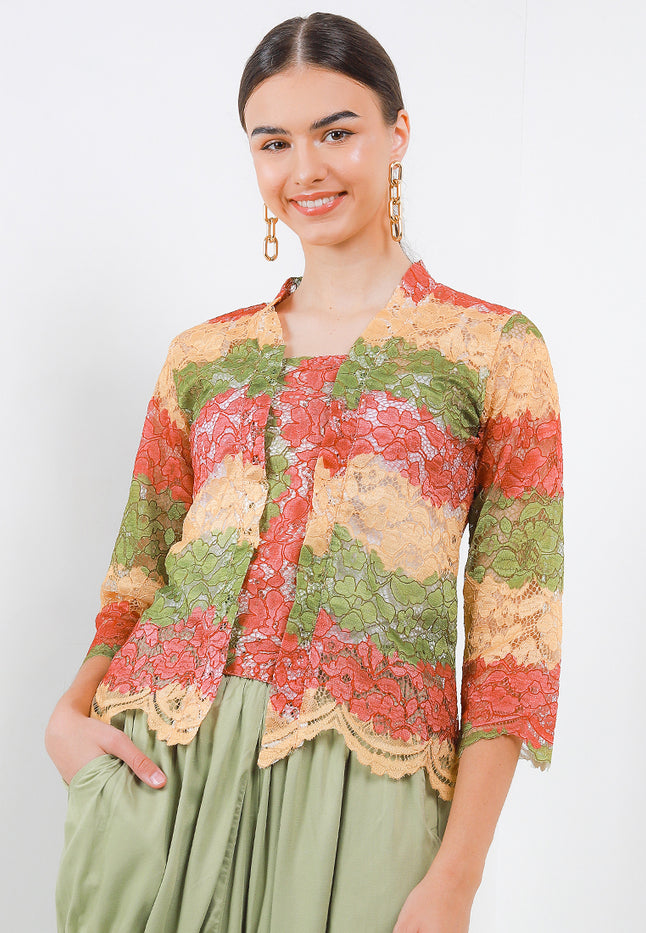 Kebaya Brocade Classic 7/8-length Sleeves