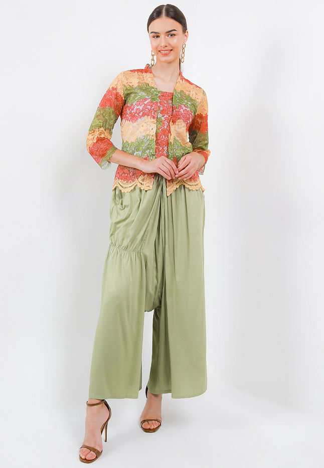 Kebaya Brocade Classic 7/8-length Sleeves