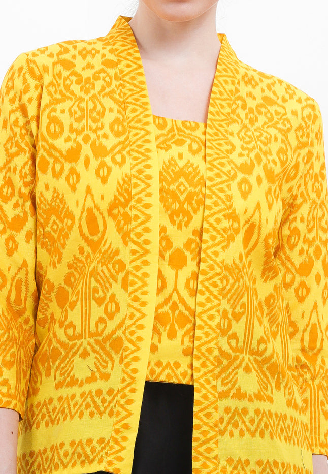 Kebaya Batik Classic 7/8-length Sleeves