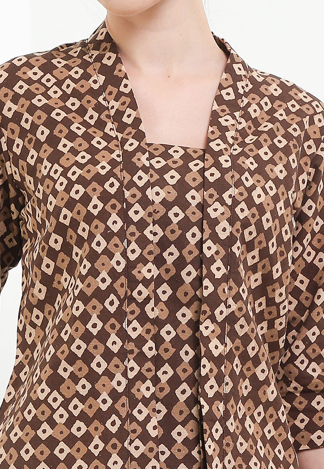 Kebaya Kutu 3/4-length Sleeves