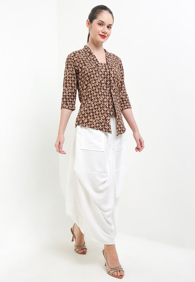 Kebaya Kutu 3/4-length Sleeves