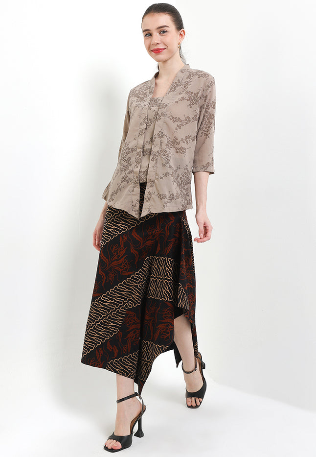 Kebaya Kutu Baru 3/4-length Sleeves