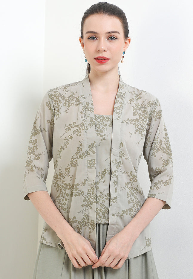 Kebaya Kutu Baru 3/4-length Sleeves