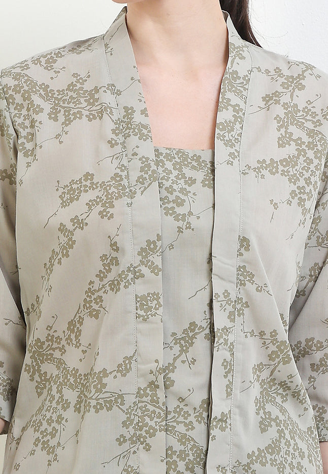 Kebaya Kutu Baru 3/4-length Sleeves