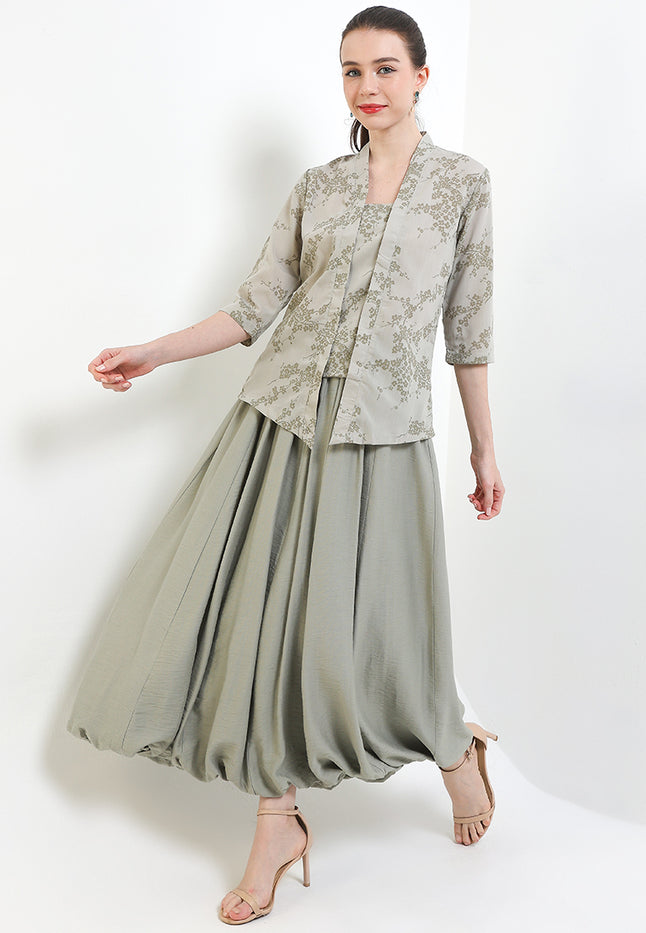 Kebaya Kutu Baru 3/4-length Sleeves