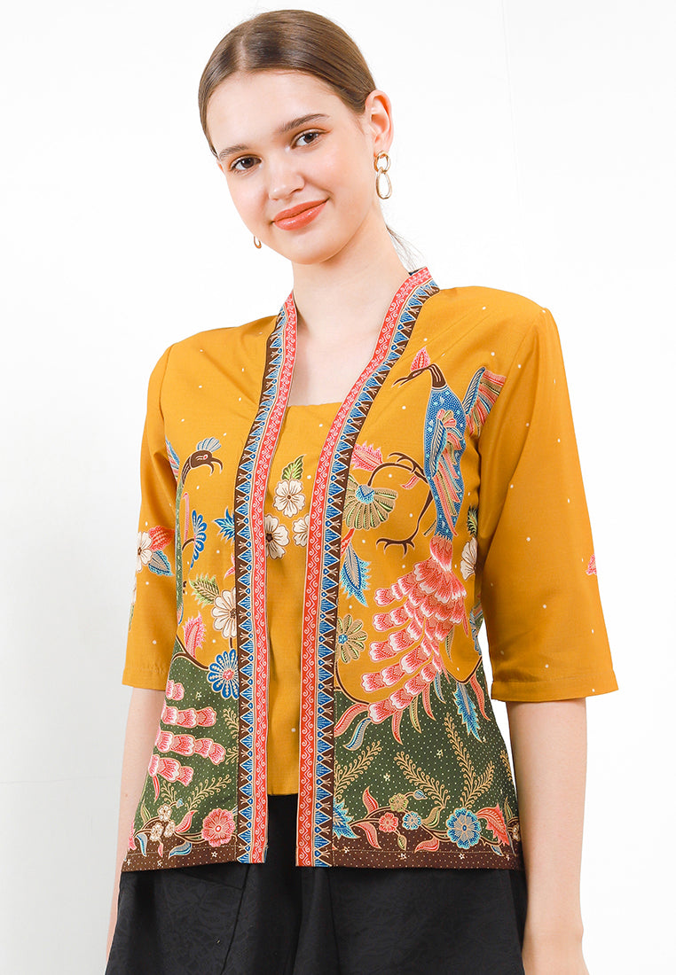 Kebaya Batik Classic 3/4-length Sleeves