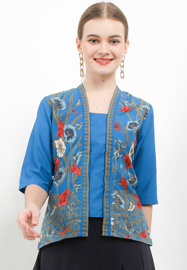 Kebaya Batik Classic 3/4-length Sleeves