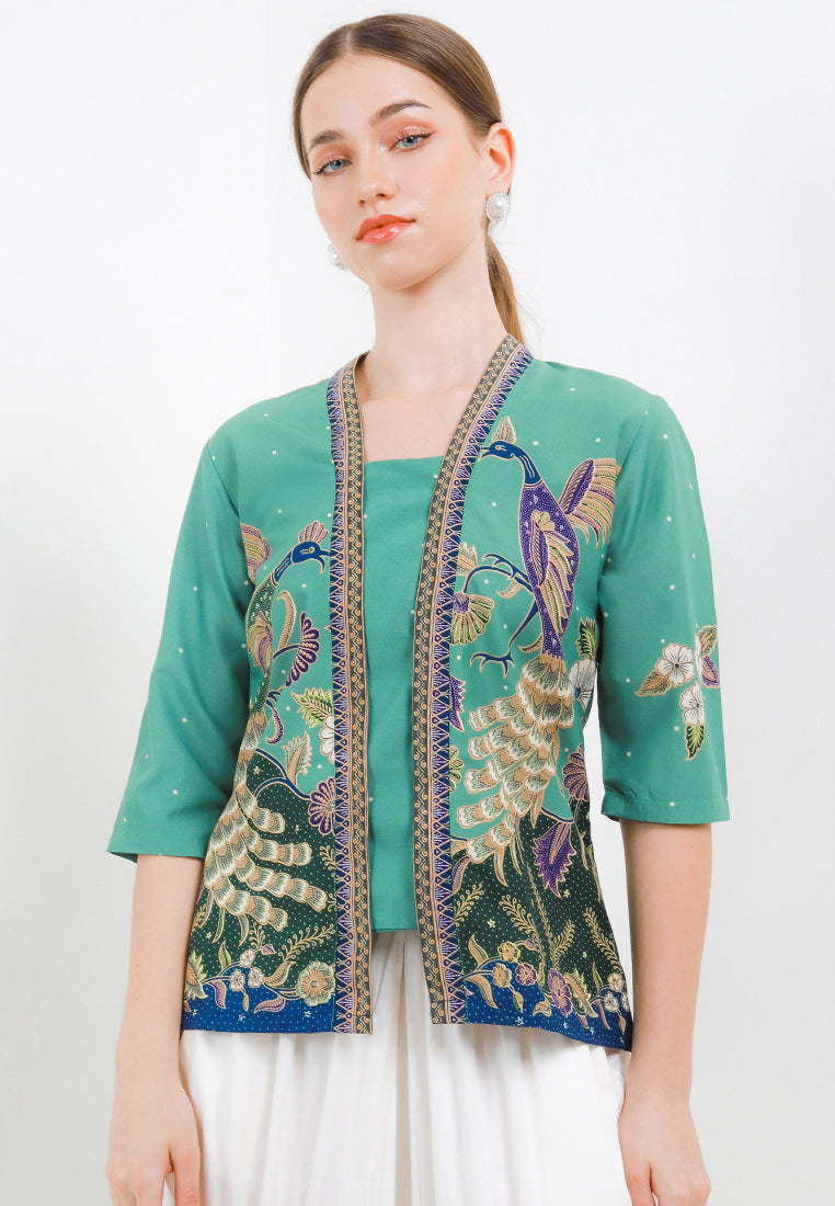 Kebaya Batik Classic 3/4-length Sleeves