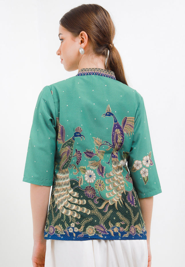 Kebaya Batik Classic 3/4-length Sleeves