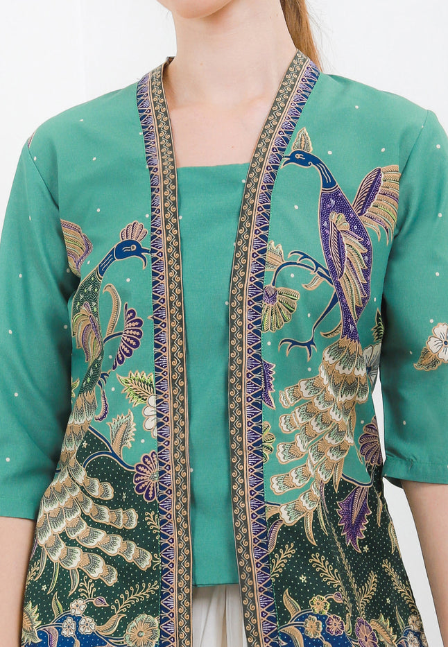 Kebaya Batik Classic 3/4-length Sleeves