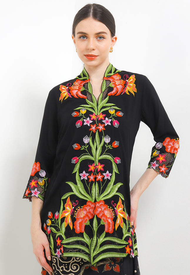 Embroidery Kebaya 7/8-length sleeves