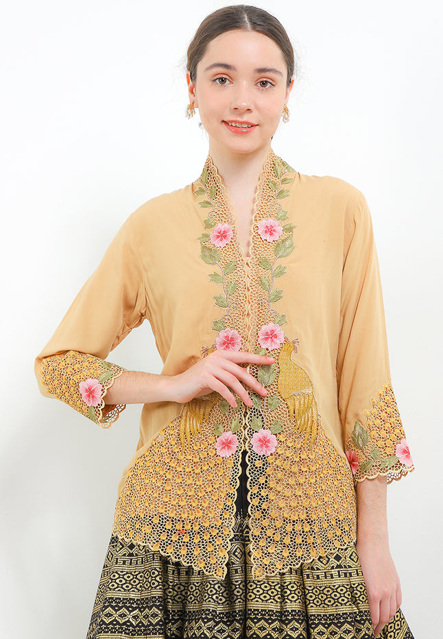 Embroidery Kebaya 7/8-length sleeves