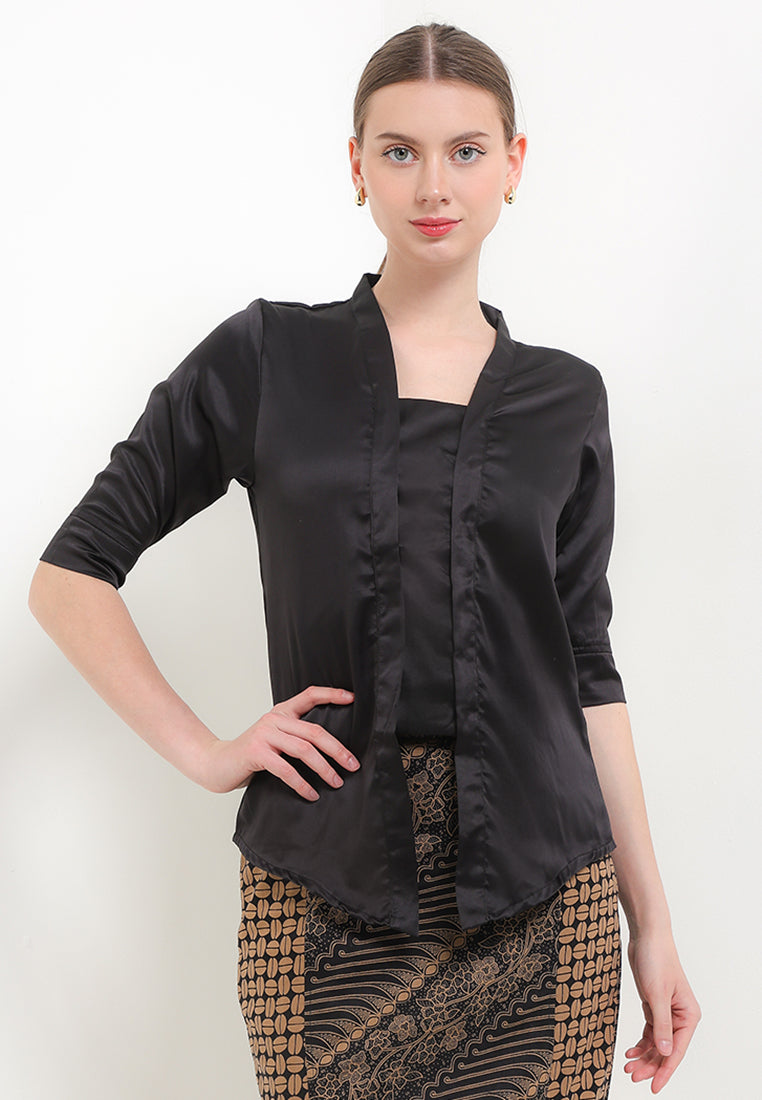 Kebaya Kutu Baru 3/4-Length Sleeve