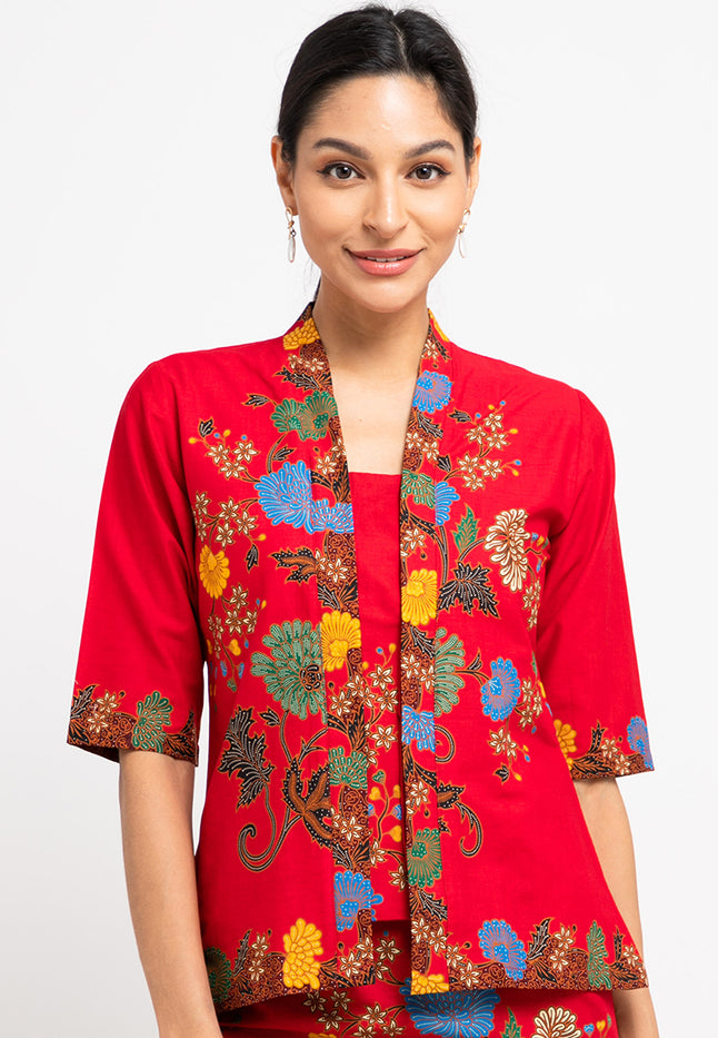 Kebaya Classic Regular Batik Pesisiran 3/4-length Sleeves