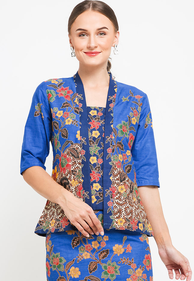 Kebaya Classic Regular Batik Pesisiran 3/4-length Sleeves