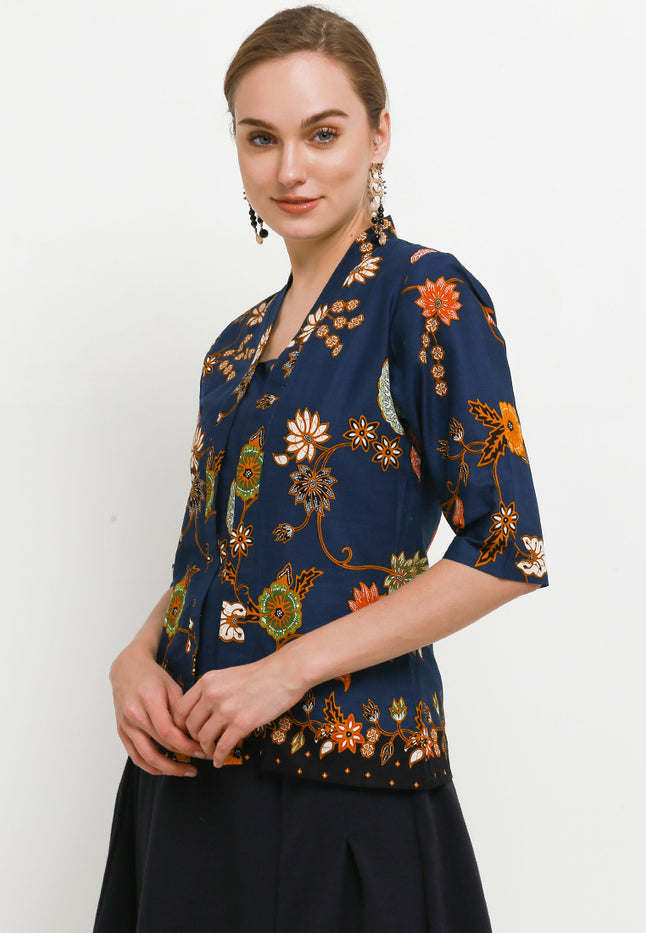 Kebaya Classic Regular Batik Pesisiran 3/4-length Sleeves