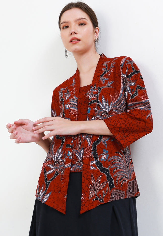 Kebaya Batik Classic 7/8-length Sleeves