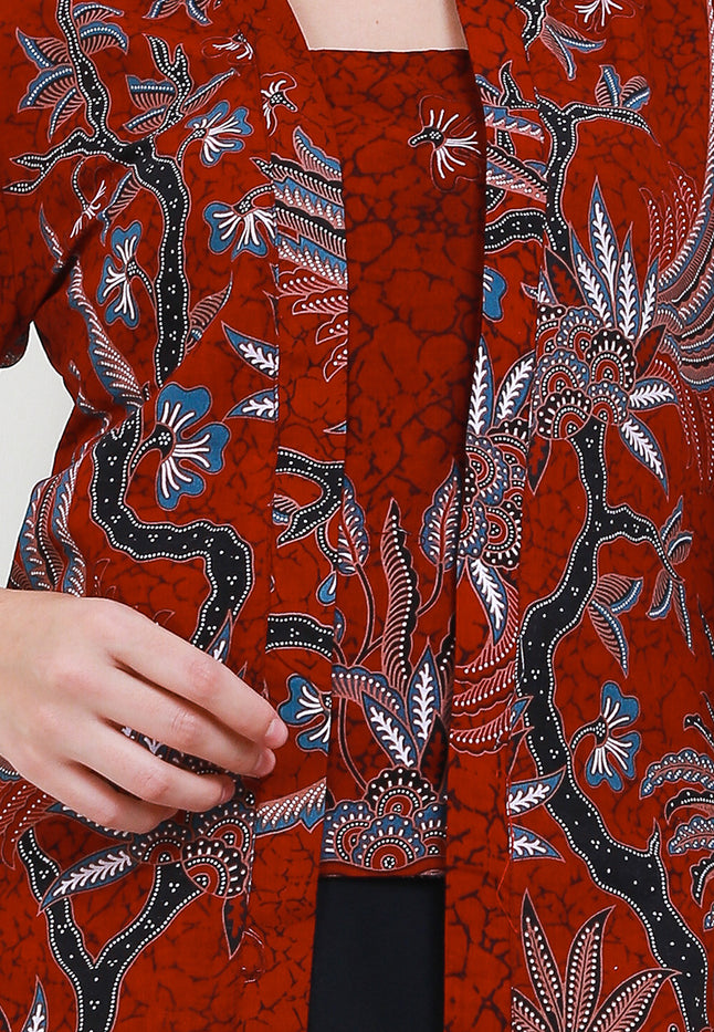 Kebaya Batik Classic 7/8-length Sleeves