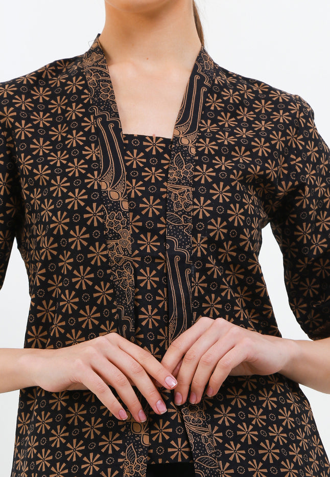 Kebaya Batik Classic Cut&Sew 3/4-length Sleeves