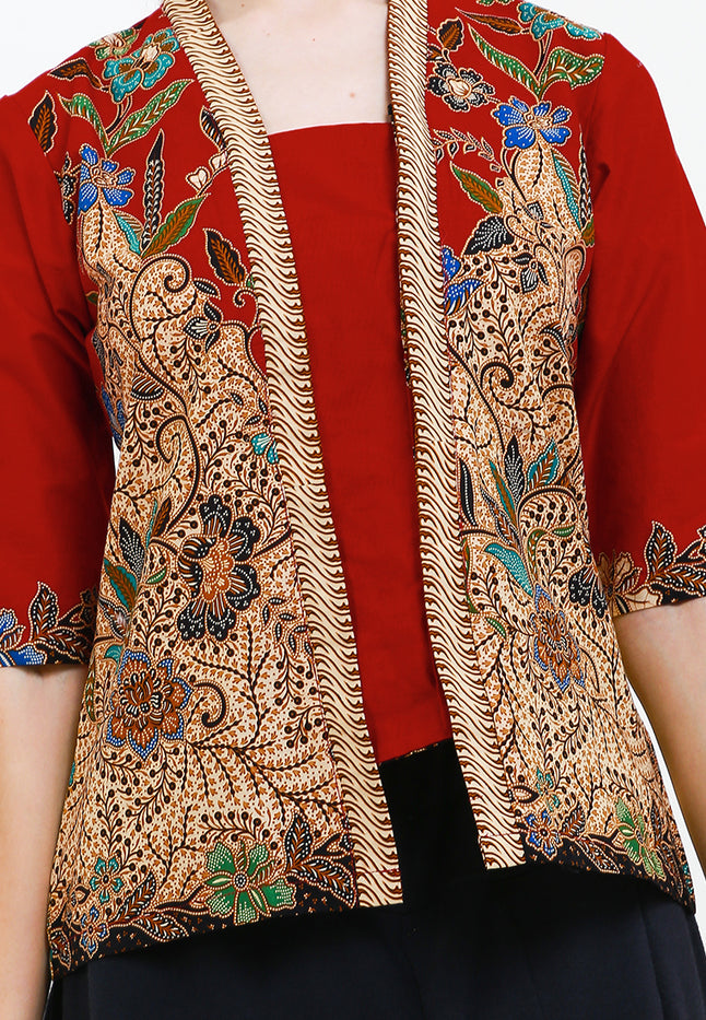 Kebaya Classic Regular Batik Pesisiran 3/4-length Sleeves