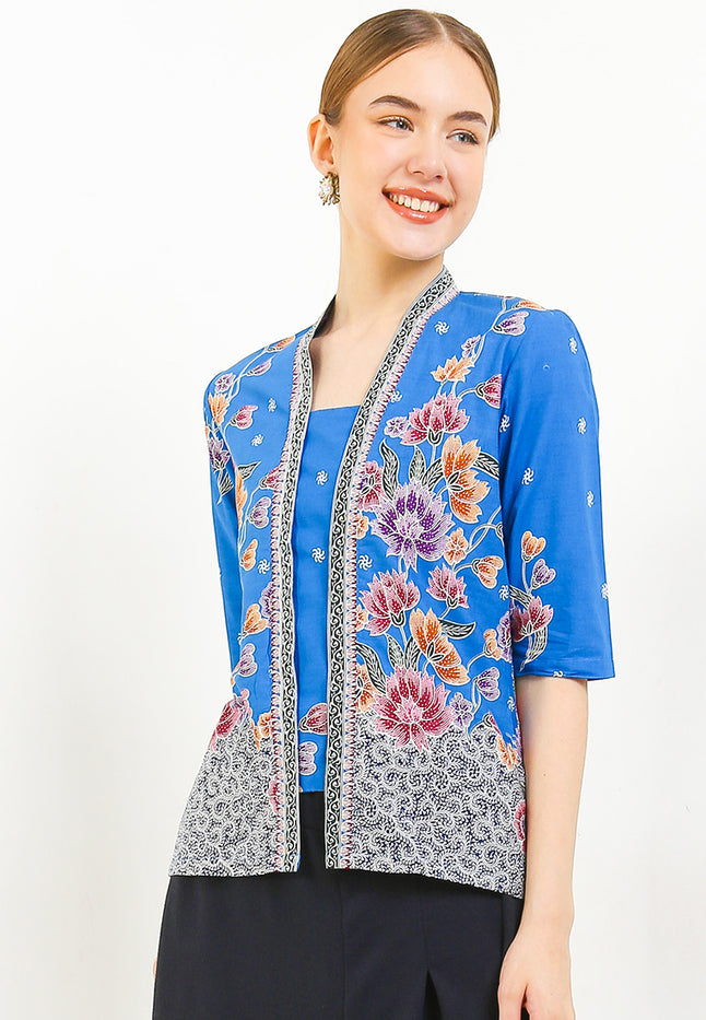 Kebaya Classic Regular Batik Pesisiran 3/4-length Sleeves