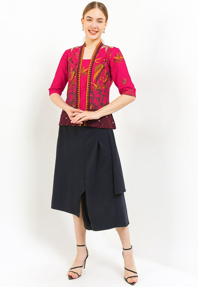 Kebaya Classic Regular Batik Pesisiran 3/4-length Sleeves