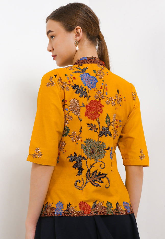 Kebaya Classic Regular Batik Pesisiran 3/4-length Sleeves