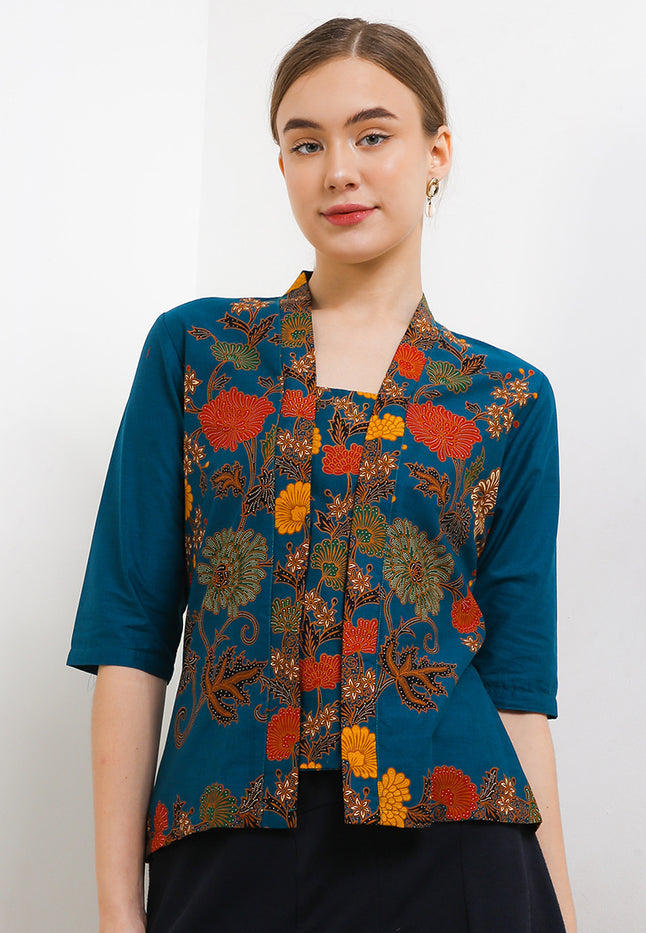 Kebaya Classic Regular Batik Pesisiran 3/4-length Sleeves