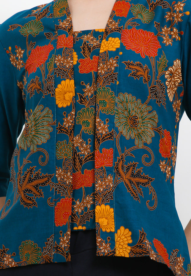 Kebaya Classic Regular Batik Pesisiran 3/4-length Sleeves