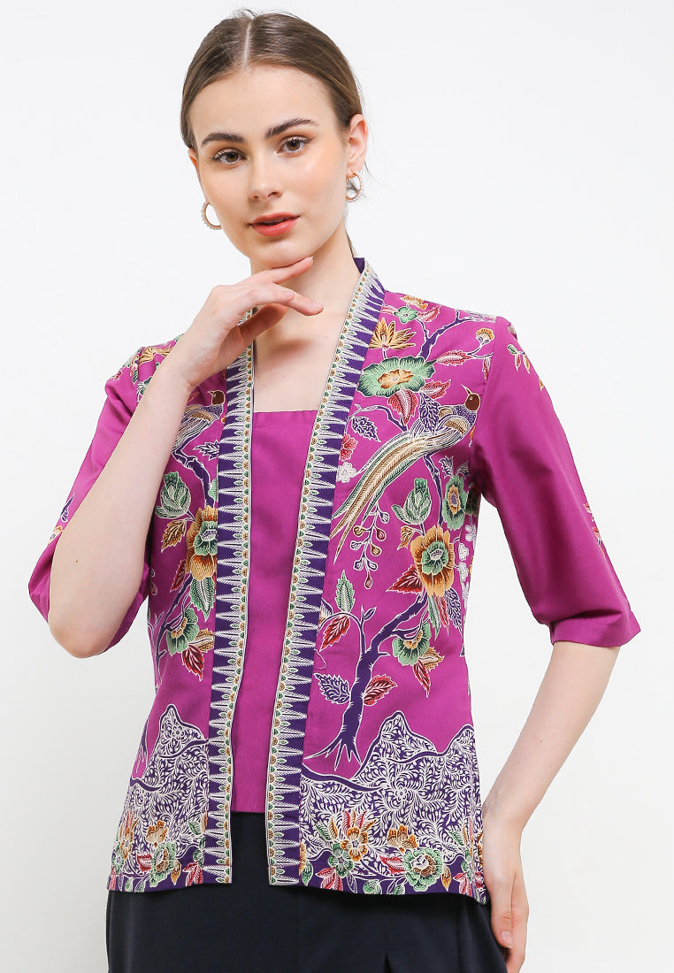 Kebaya Classic Regular Batik Pesisiran 3/4-length Sleeves