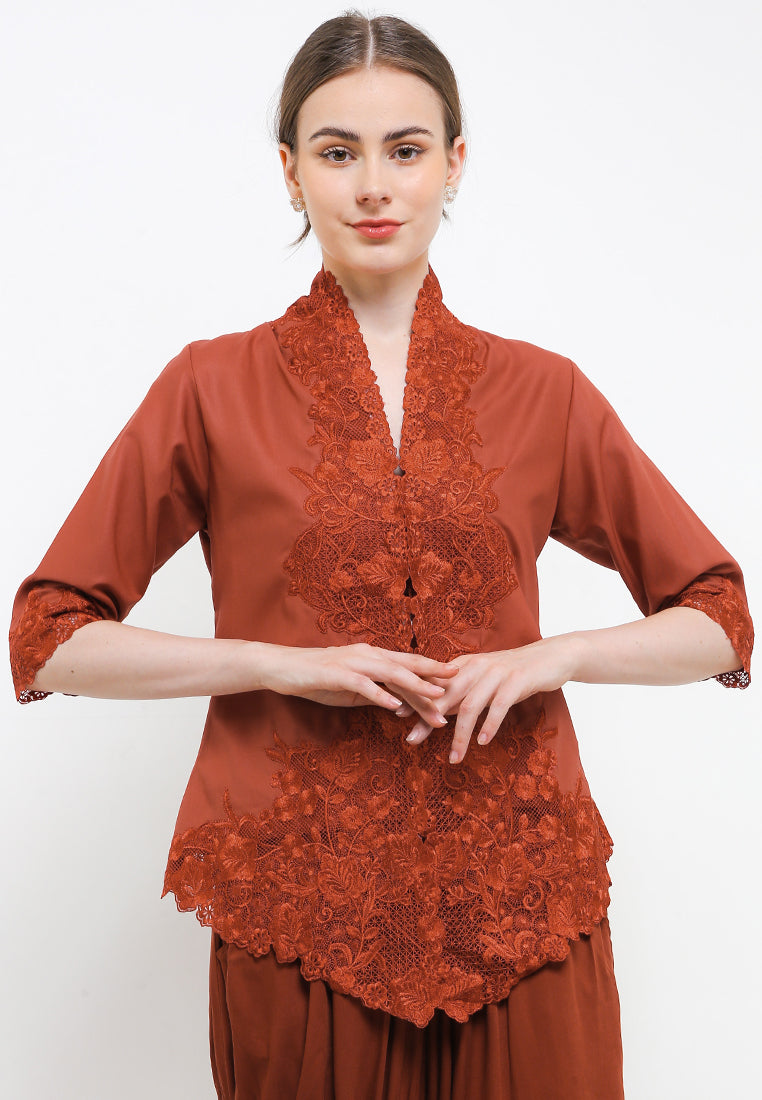 Embroidery Kebaya 3/4-length Sleeves Gacluk Pecah Kopi